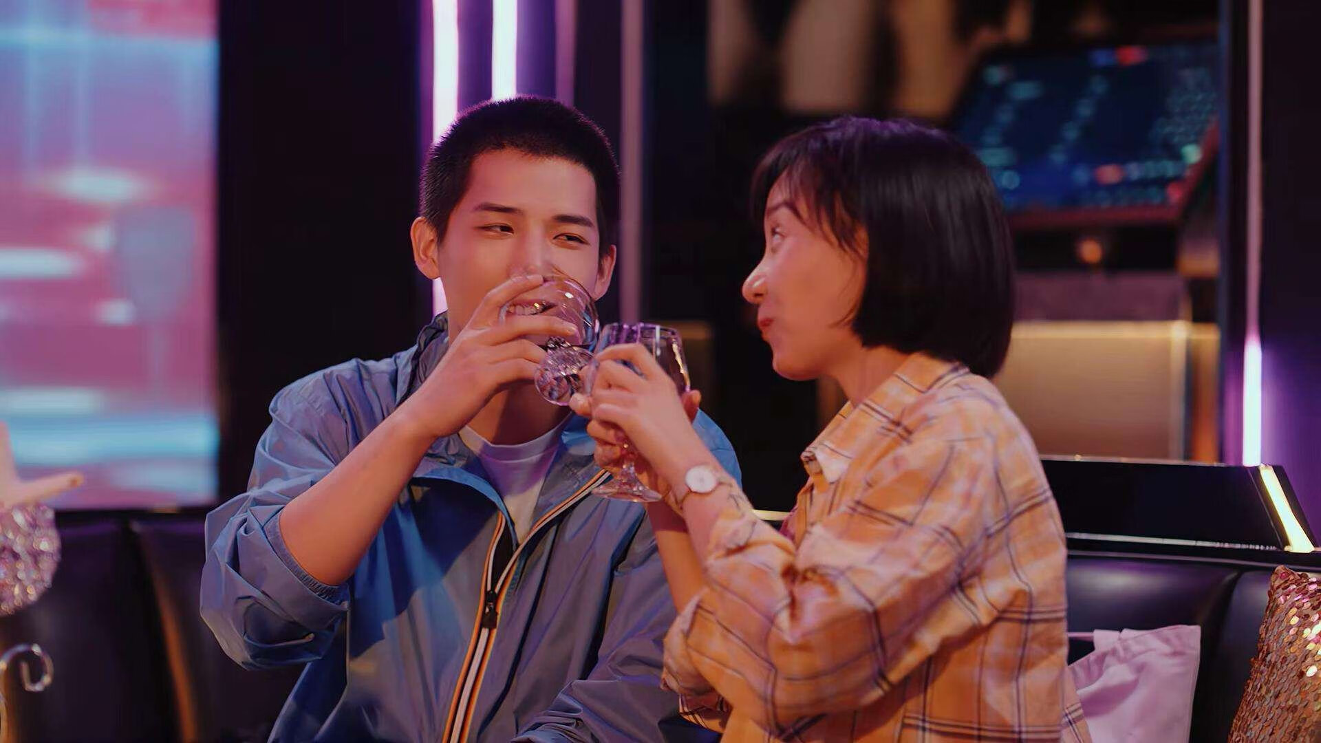 中国男足在巴黎奥运会比赛中以3-0战胜美国，奥运会足球赛中国男足