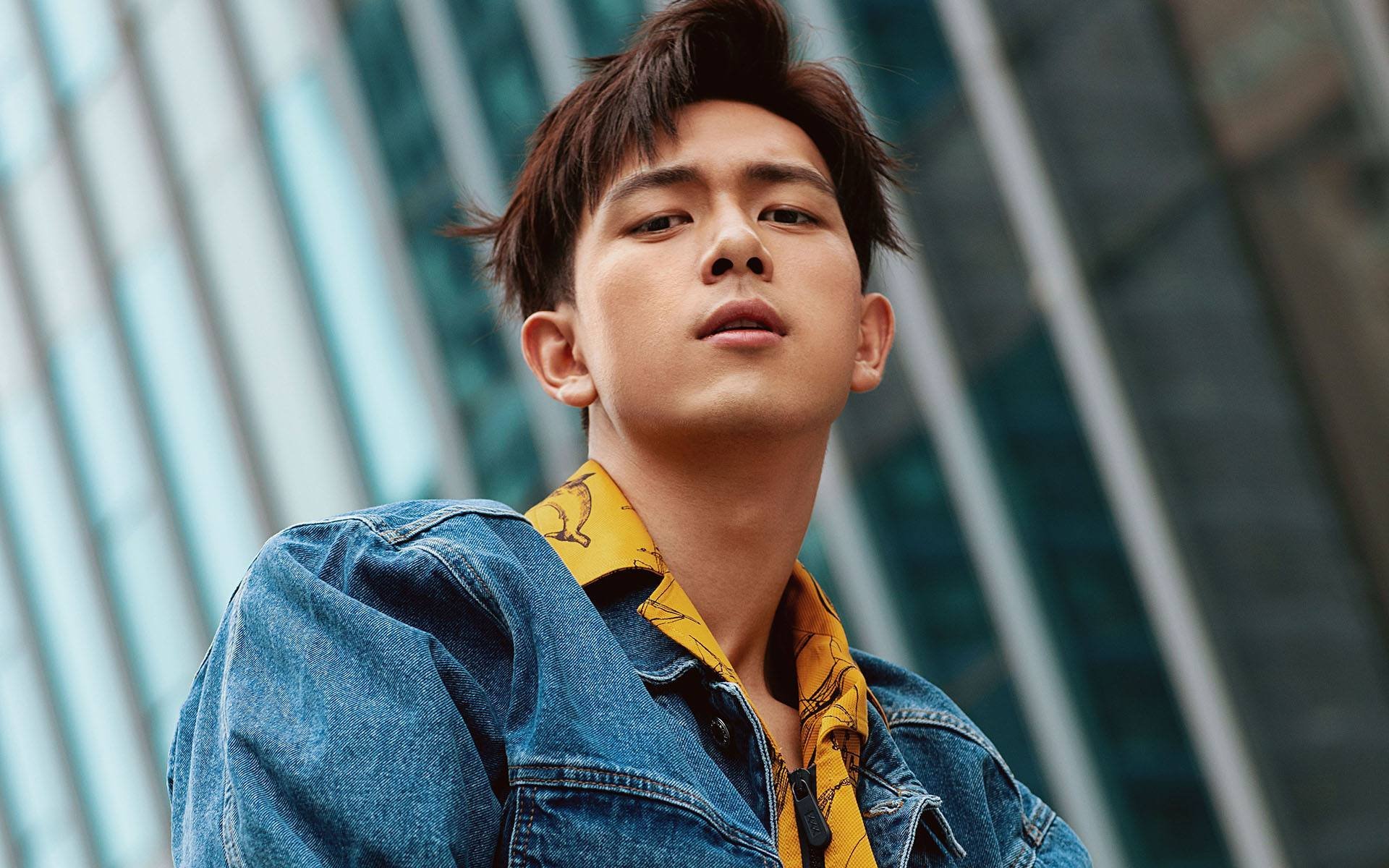 JIU YOU GAME-精彩比赛现场掀起热潮，球迷热情高涨，精彩的比赛让球迷们大饱眼福